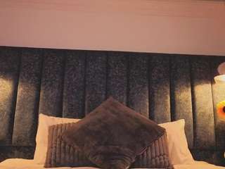 arianna-suarezz live cam profile