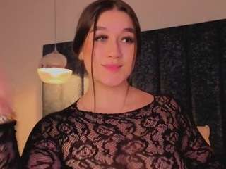 arianna-suarezz Live Webcam on CamSoda