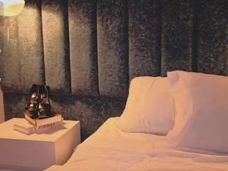 arianna-suarezz webcam