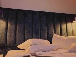 arianna-suarezz webcam