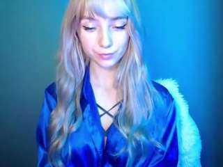 lucialittle webcam model