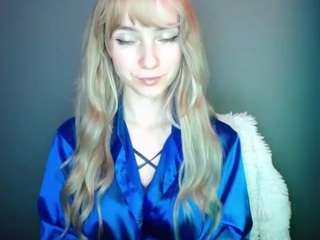 lucialittle webcam model