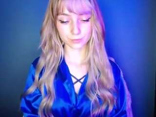 lucialittle webcam model