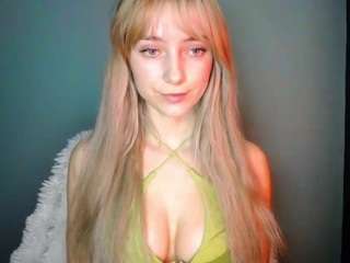 lucialittle's CamSoda show and profile