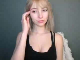 lucialittle Live Webcam on CamSoda