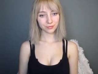 lucialittle's CamSoda show and profile