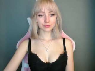 lucialittle's CamSoda show and profile
