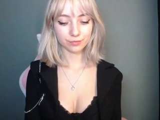 lucialittle live cam profile