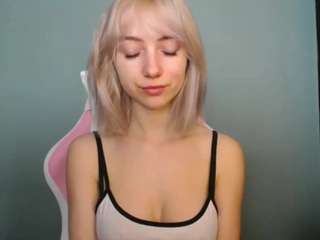 lucialittle live cam profile