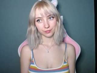 lucialittle live cam profile