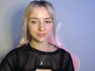 lucialittle live webcam show