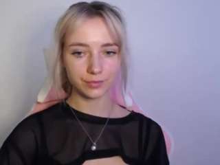 lucialittle live webcam show