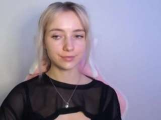 lucialittle live webcam show