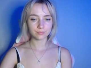 lucialittle live webcam show
