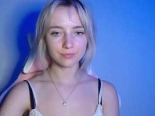 lucialittle live webcam show