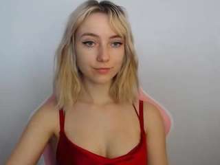 lucialittle live webcam show