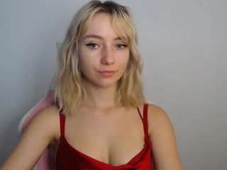 lucialittle live webcam show