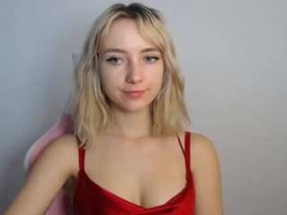 lucialittle live webcam show