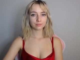 lucialittle live webcam show