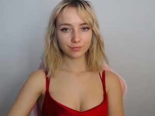 lucialittle live webcam show