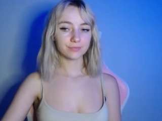 lucialittle live webcam show