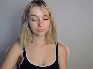 lucialittle live webcam show