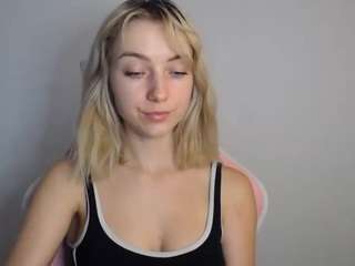 lucialittle live webcam show