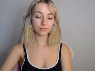 lucialittle live webcam show