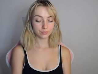 lucialittle live webcam show