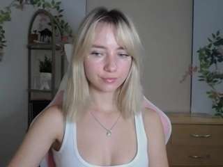 lucialittle Live Webcam on CamSoda