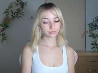 LuciaLittle live cam preview