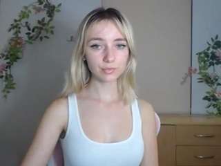LuciaLittle live cam preview
