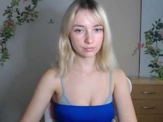 LuciaLittle live cam preview