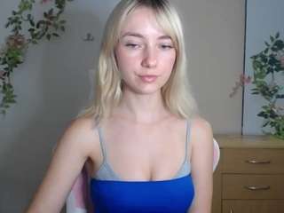 LuciaLittle live cam preview