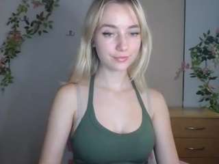 LuciaLittle live cam preview
