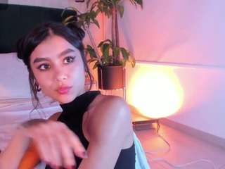 Live webcam model toxyo-x on Soda Cams