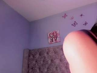 vanessalombardy Live Webcam on CamSoda