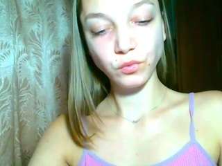 emillyplay from CamSoda