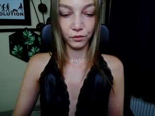 emillyplay's live room