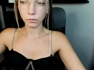 EmillyPlay's Live Sex Cam Show