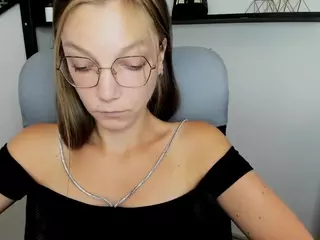 EmillyPlay's Live Sex Cam Show
