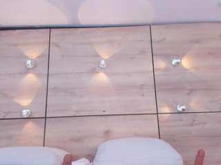 thaylanaa Live Webcam on CamSoda