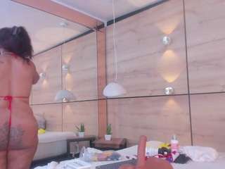 thaylanaa Shaved live webcam