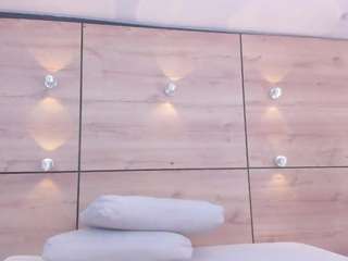 thaylanaa Live Webcam on CamSoda