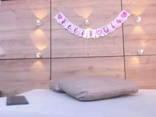 thaylanaa Live Webcam on CamSoda