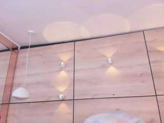 Este modelo está en vivo ahora. thaylanaa