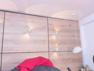 thaylanaa's live room