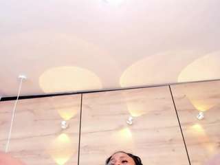 thaylanaa Live Webcam on CamSoda