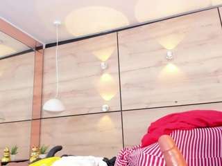 thaylanaa live profile