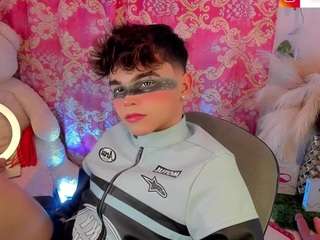 Live Boy Cams camsoda kennyboy-18